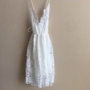 Lace white backless dress